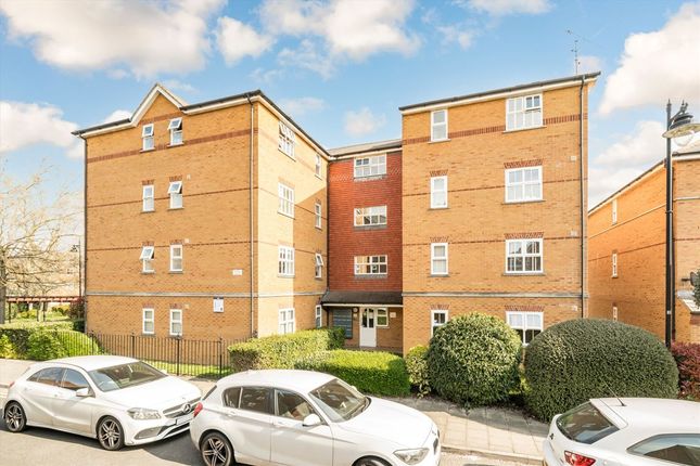 Elderfield Place, London SW17 2 bed flat for sale