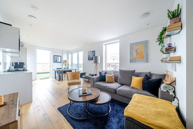 Upper Tooting Road, London, SW17 1 bed flat for sale