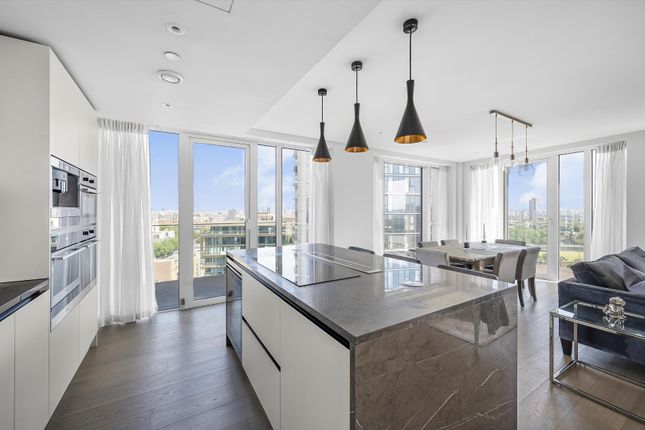 Admiralty House, Vaughan Way, London... 3 bed apartment for sale