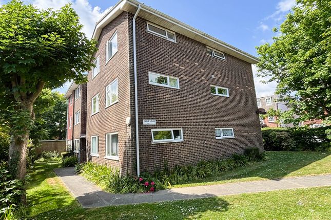 Norfolk Square, Bognor Regis 2 bed flat for sale