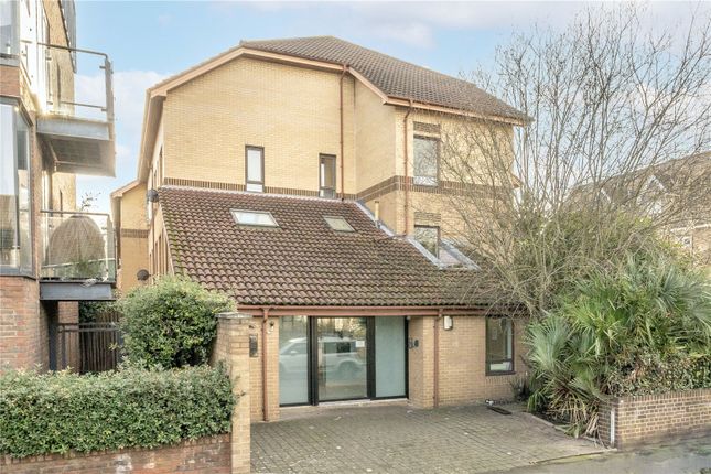 London SW9 1 bed apartment for sale