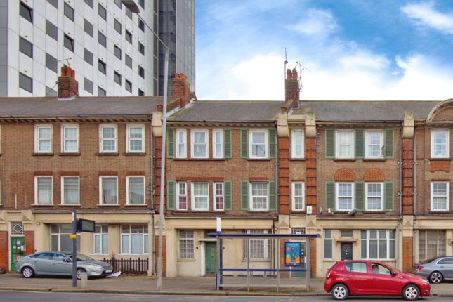 3 bed flat