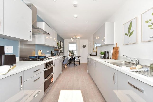 4 bed detached house