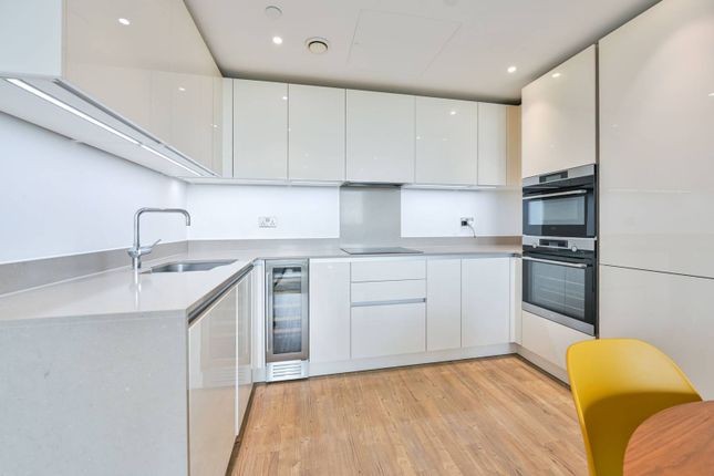 Gladwin Tower, Nine Elms, London, SW8 1 bed flat for sale