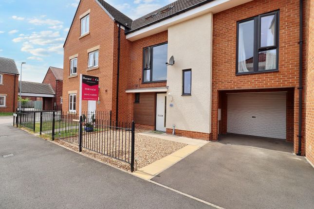 Leo Grove, Queensgate... 3 bed terraced house for sale