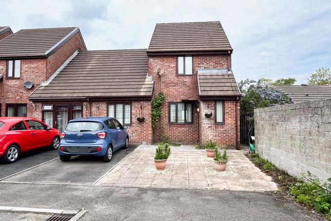 Eaglesbush Close, Neath, SA11 2AL 3 bed semi
