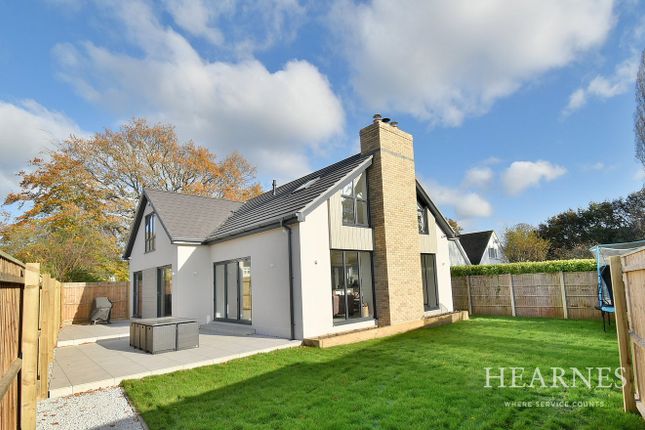 5 bed detached house