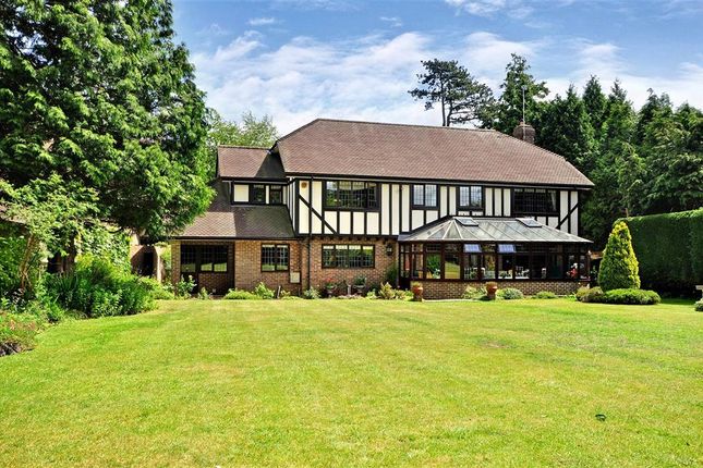 5 bed detached house