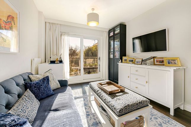 Point Pleasant, London SW18 2 bed flat for sale