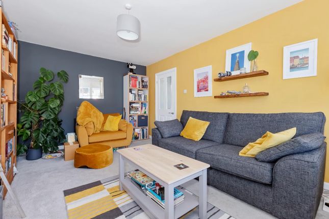 Westdene Drive, Brighton 2 bed apartment for sale