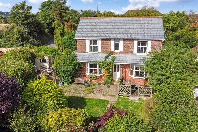Oakhanger, Bordon, Hampshire, GU35 3 bed detached house for sale