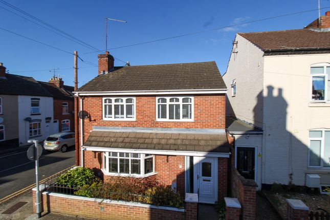 3 bed detached house