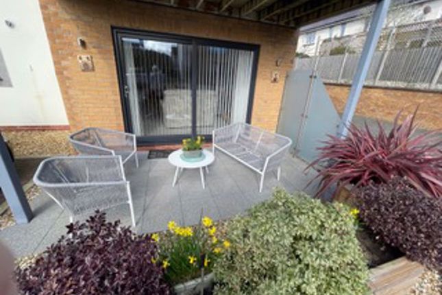 2 bed flat