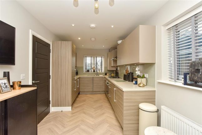 4 bed detached house