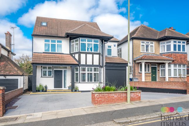 6 bedroom detached house for sale