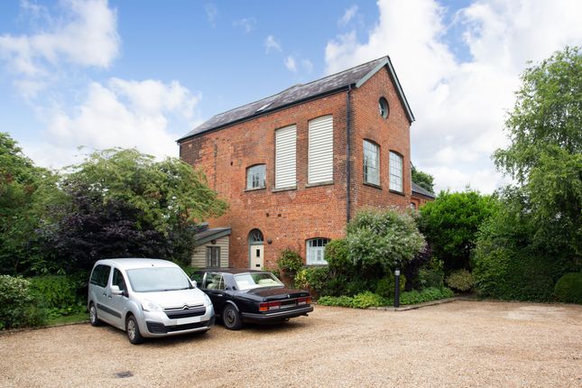 4 bed detached house