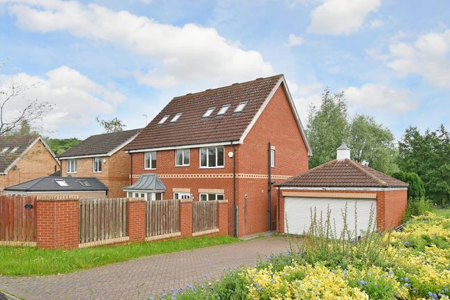 6 bedroom detached house for sale