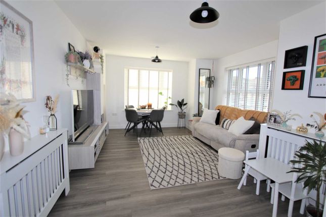 Kipling Way, Borehamwood 2 bed flat for sale