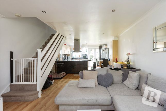 Fraser Close, Laindon, Basildon, SS15 2 bed terraced house for sale