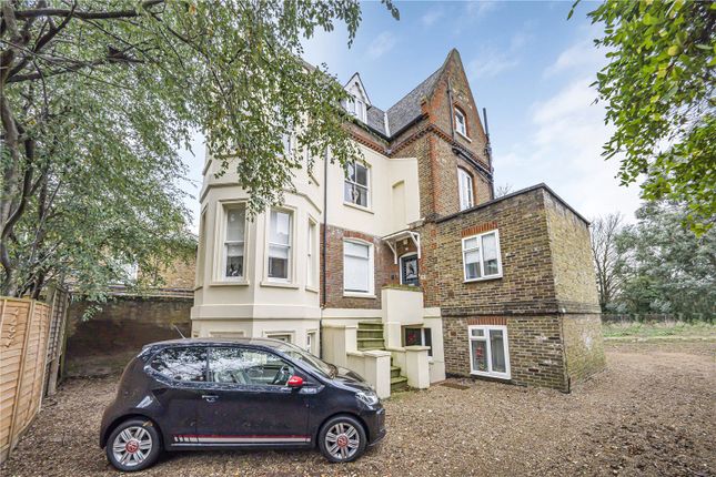 Hampton Road, Middlesex 2 bed apartment for sale