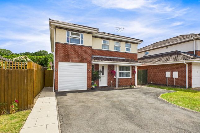 5 bed detached house