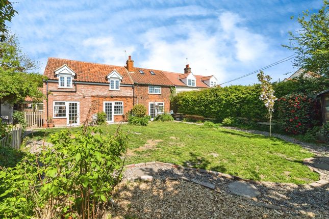 6 bed semi-detached house