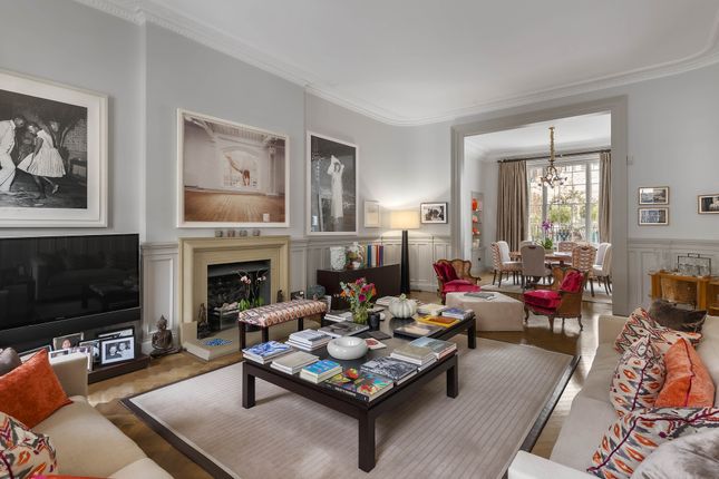 Eaton Place & Eccleston Mews... 4 bed apartment for sale