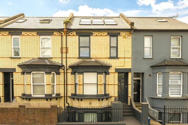 Windmill Road, Brentford TW8 2 bed flat for sale