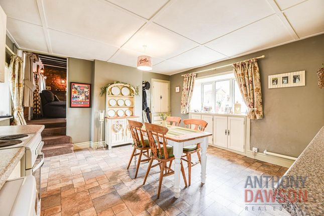 Thorneyholme Square, Burnley, BB12 2 bed terraced house for sale