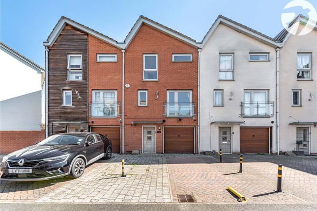 Birdwood Avenue, Dartford, Kent, DA1 3 bed terraced house for sale