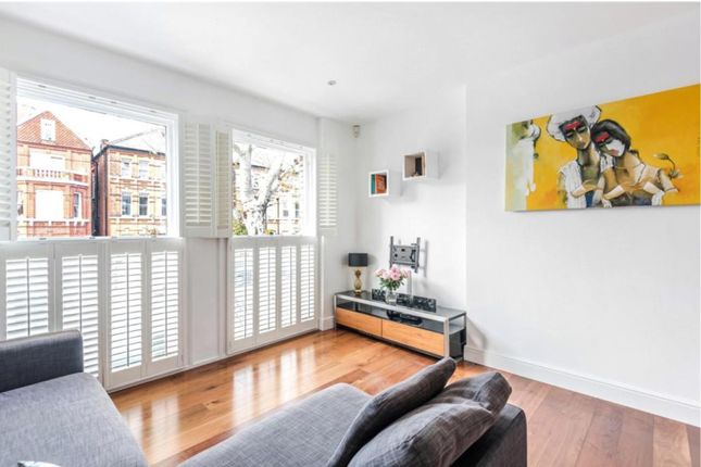 Minster Road, London 2 bed flat for sale