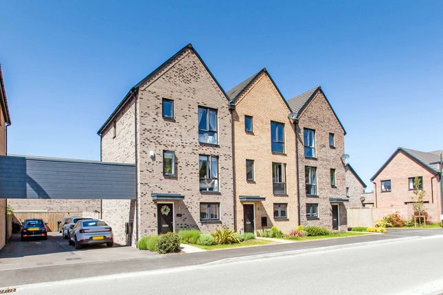 Woodyard Avenue, Chesterfield, S41 4 bed townhouse for sale