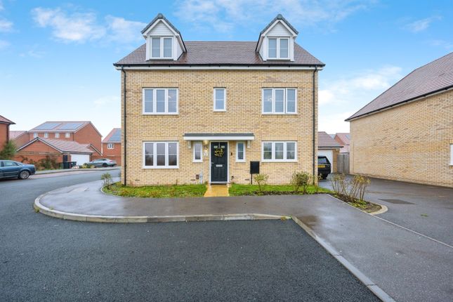 5 bed detached house