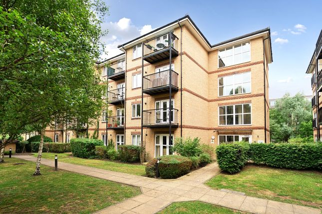 Worcester Close, London 1 bed apartment for sale