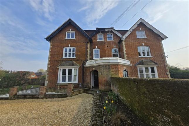 Godalming GU7 2 bed apartment for sale