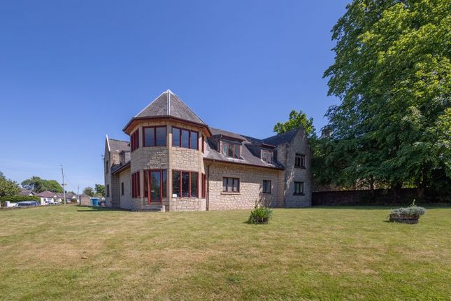 3 bedroom flat for sale