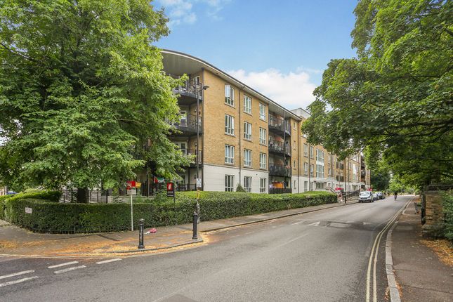 St. Georges Way, Peckham, SE15 1 bed apartment for sale