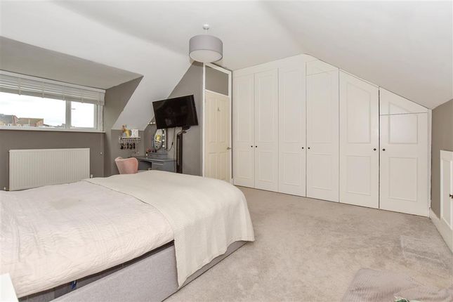 4 bed terraced house