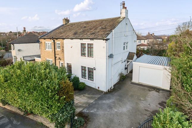 Uppermoor, Pudsey, West Yorkshire, LS28 4 bed semi