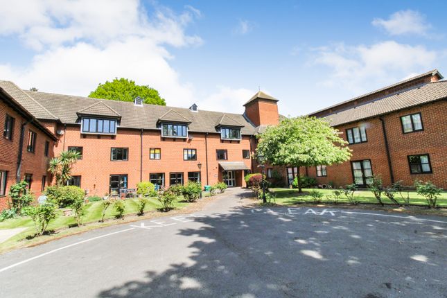 Church Road East,  Farnborough, GU14 2 bed apartment for sale