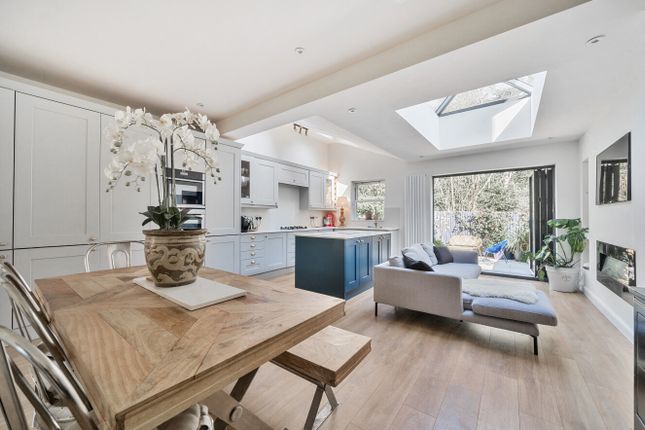 Tamerton Square, Woking GU22 4 bed terraced house for sale