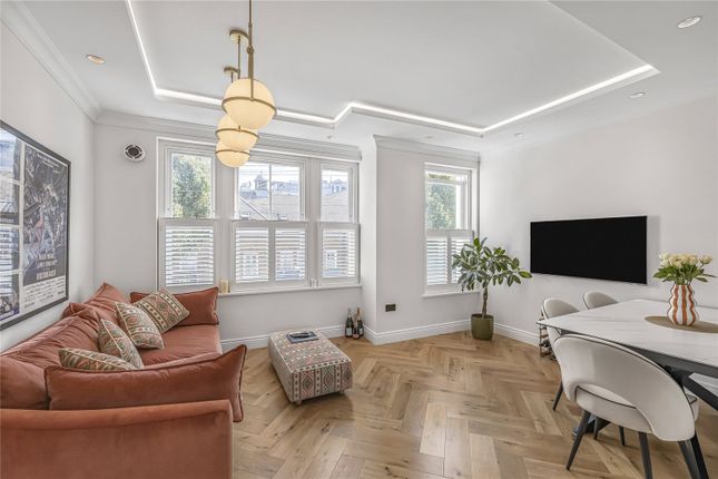 Elbe Street, Fulham, London, SW6 3 bed flat for sale