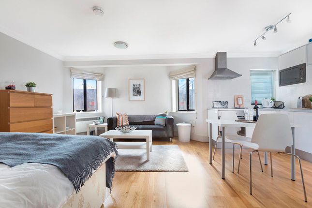 St Helens Gardens, London, W10 Studio for sale