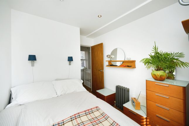 2 bedroom mews property for sale