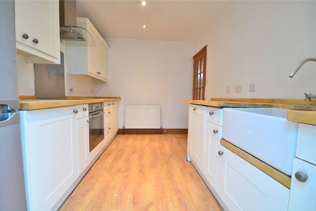 East Grinstead, West Sussex, RH19 3 bed semi