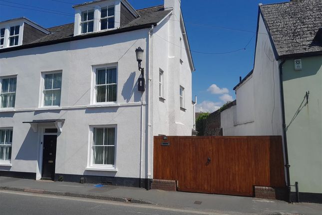 3 bed end terrace house