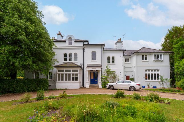Wray Park Road, Reigate, Surrey, RH2 2 bed apartment for sale
