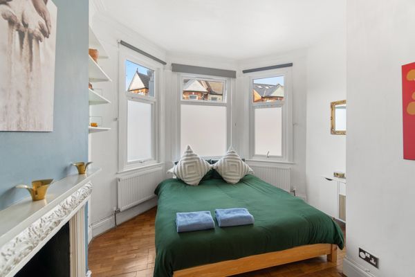 Olive Road, London NW2 2 bed flat for sale