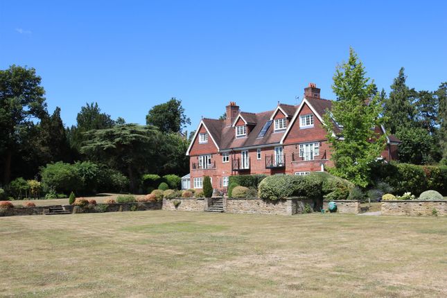 HAWKS HILL HOUSE, FETCHAM, KT22 2 bed apartment for sale
