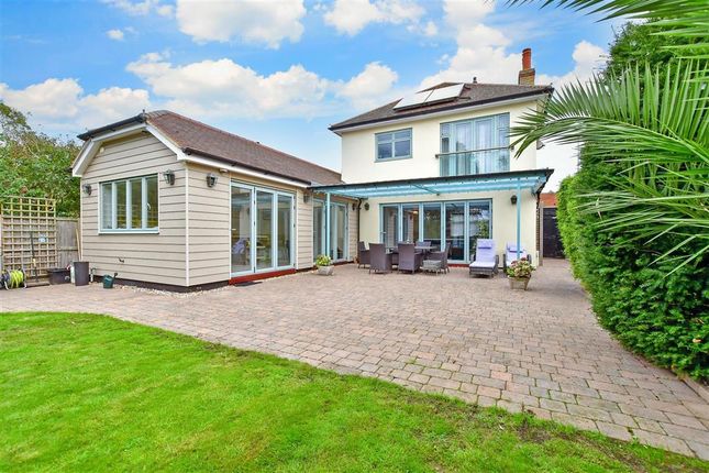 4 bed detached house